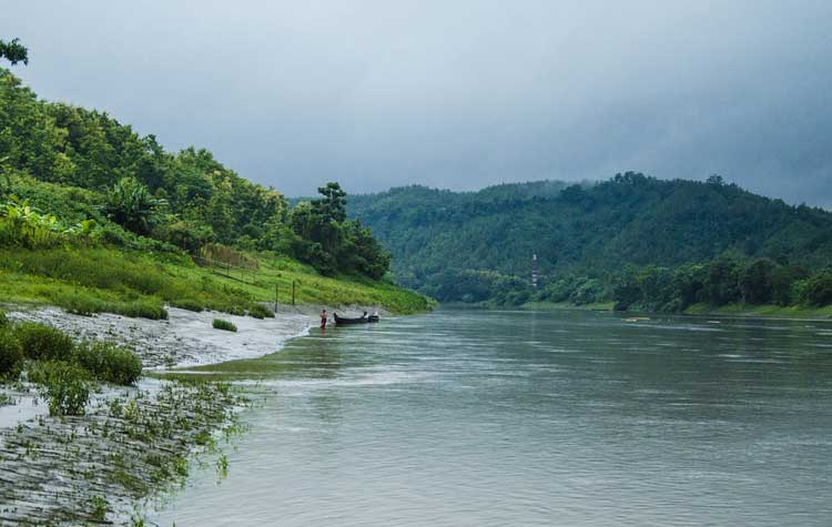 মন পাগল করা পাহাড়ি নদী সাঙ্গু
